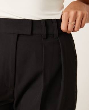 ASOS DESIGN tailored wide leg pants with pleat detail in black